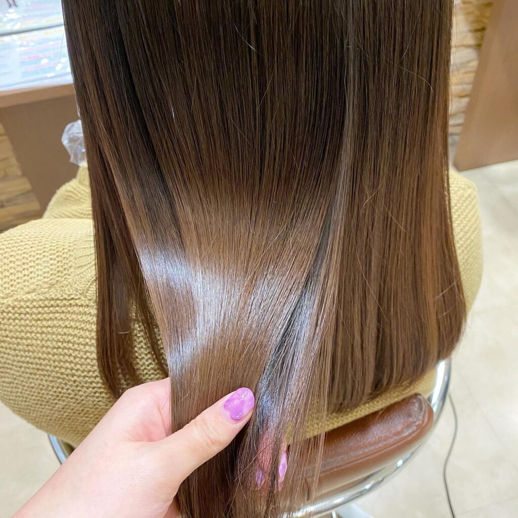髪の毛の傷む原因と 効果的なトリートメントの方法 公式 Amica アミカ 下関美容室 髪の毛の傷む原因と 効果的なトリートメントの方法 公式 Amica アミカ 下関美容室